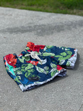 Load image into Gallery viewer, FLORAL BLANKET SHORTS
